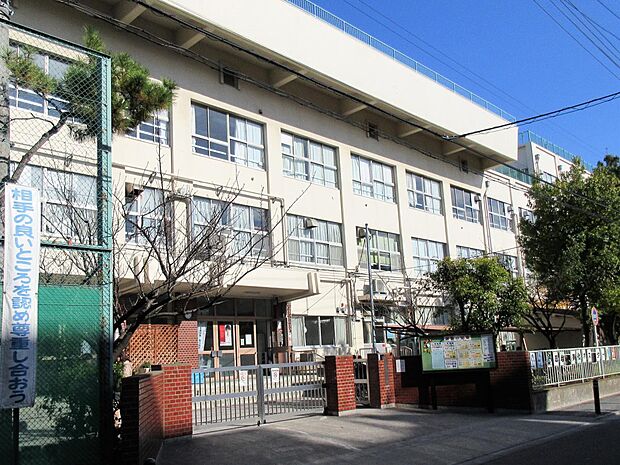 足立区立谷中中学校