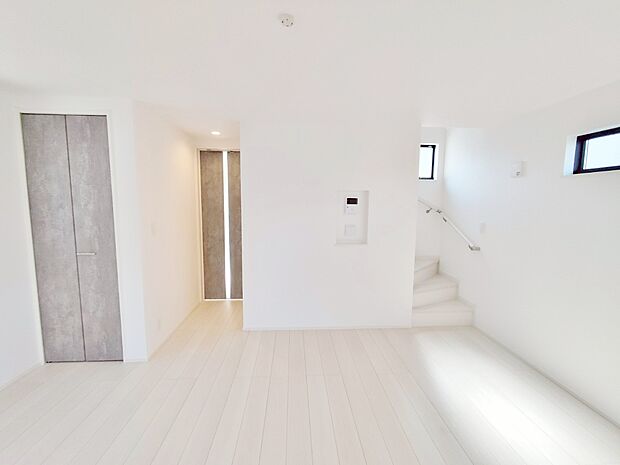 飾り過ぎないシンプルな内装と偏り過ぎないデザインで統一しました。