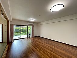 ダイヤパレス草加ヴィラ・リゾート 4LDKのリビング/ダイニング