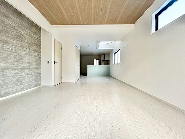 飾り過ぎないシンプルな内装と偏り過ぎないデザインで統一しました。