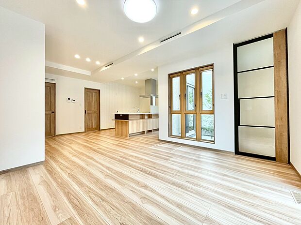 豊かな居住性と、安心感を満たすクオリティが見事に調和した住空間。