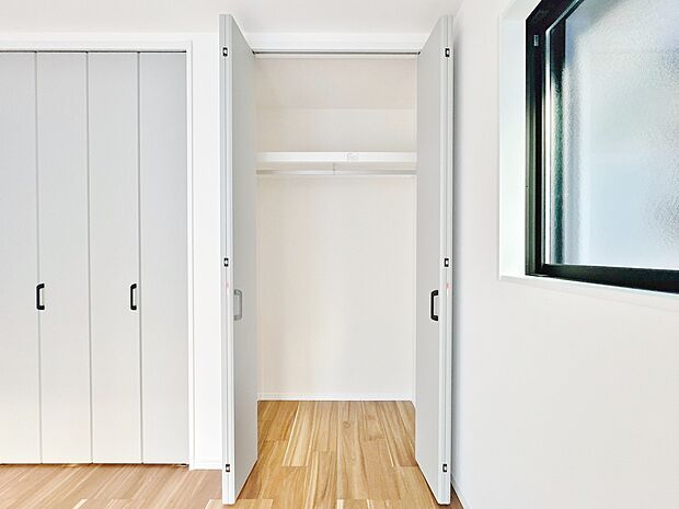 居室にはクローゼットがあり、荷物もスッキリ収納して快適にお過ごしいただけます。