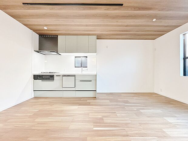 飾り過ぎないシンプルな内装と偏り過ぎないデザインで統一しました。