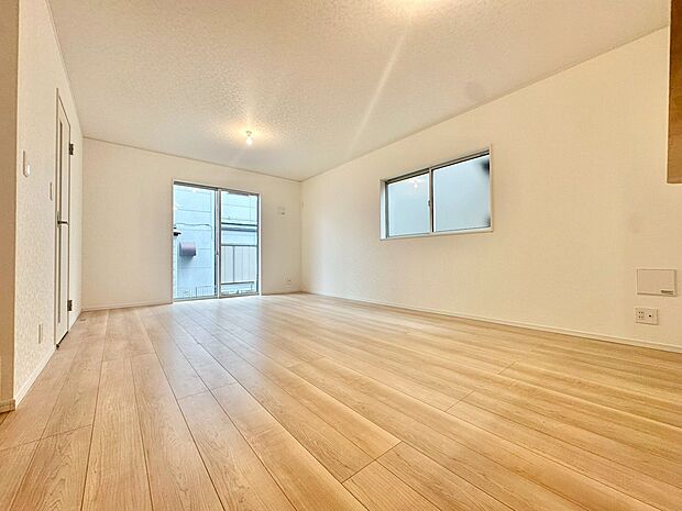 飾り過ぎないシンプルな内装と偏り過ぎないデザインで統一しました。