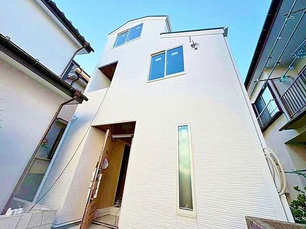 【建築中】外観の美しさだけでなくそこに住まうご家族様の心地良さを最優先しています。