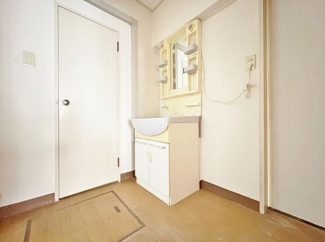 洗面 大久保マンション 1階/-