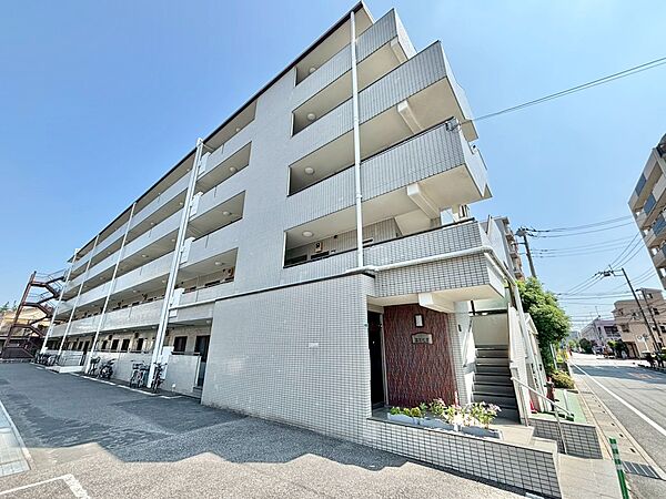 apartment 埼玉県草加市栄町２丁目1-11
地図を見る