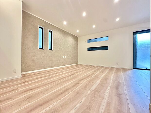 忙しく過ぎゆく日常を置き去るほど、ゆったりした時間が流れるリビング。