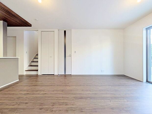 飾り過ぎないシンプルな内装と偏り過ぎないデザインで統一しました。