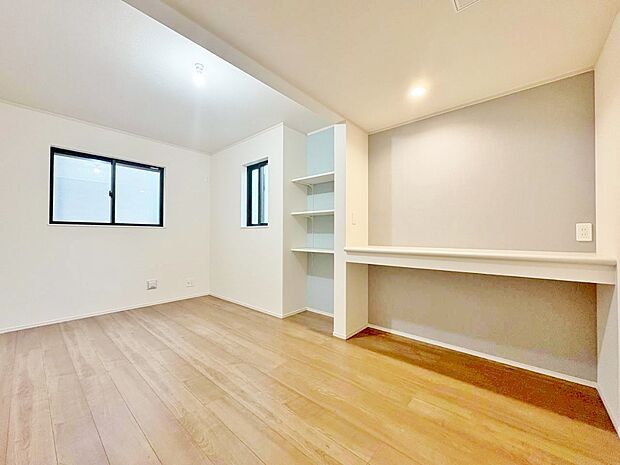 ベッドも十分に設置するスペースがあります。