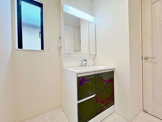 何かと物が増える場所だからこそ、スッキリと見映えの良い空間に。