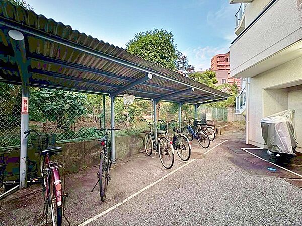 apartment 東京都足立区綾瀬２丁目14-11
地図を見る