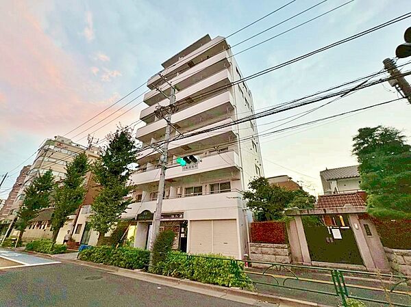 apartment 東京都足立区綾瀬２丁目14-11
地図を見る
