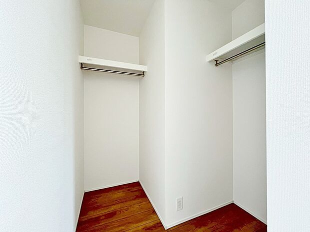 居室にはクローゼットがあり、荷物もスッキリ収納して快適にお過ごしいただけます。