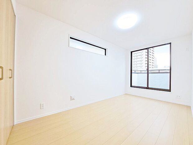 ベッドも十分に設置するスペースがあります。