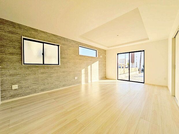 忙しく過ぎゆく日常を置き去るほど、ゆったりした時間が流れるリビング。