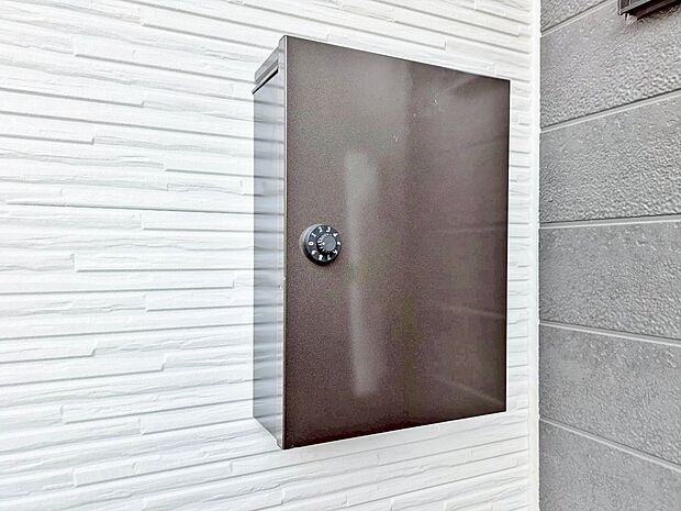 郵便物を受け取るための郵便受け。