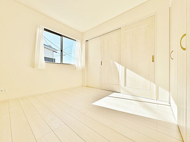 書斎や寝室へと変わっていくこの1室にどうアレンジするか、それを想像するだけで夢が膨らみますね。