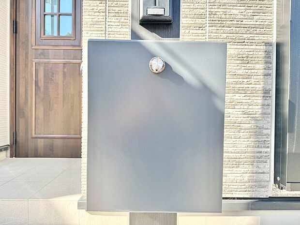 郵便物を受け取るための郵便受け。