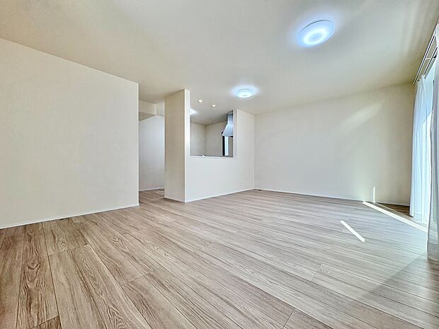 飾り過ぎないシンプルな内装と偏り過ぎないデザインで統一しました。