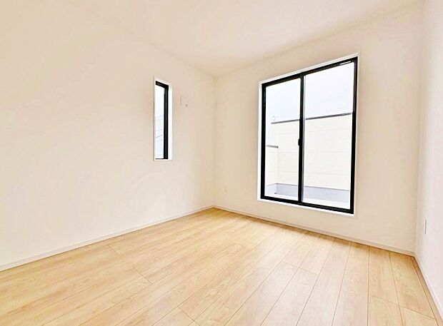 書斎や寝室へと変わっていくこの1室にどうアレンジするか、それを想像するだけで夢が膨らみますね。