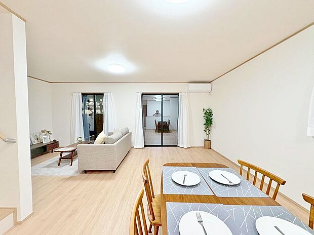 豊かな居住性と、安心感を満たすクオリティが見事に調和した住空間。