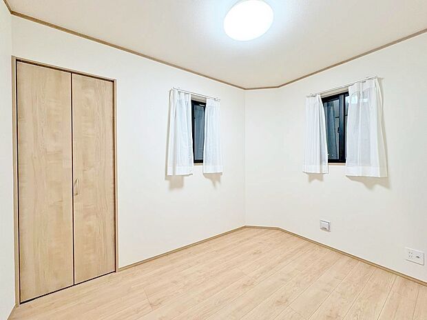 書斎や寝室へと変わっていくこの1室にどうアレンジするか、それを想像するだけで夢が膨らみますね。