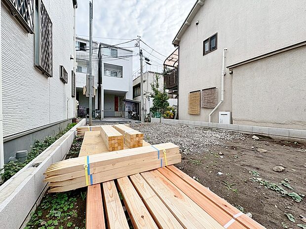 現地に足をお運びいただいた際には、周辺散策などをお勧めいたします。