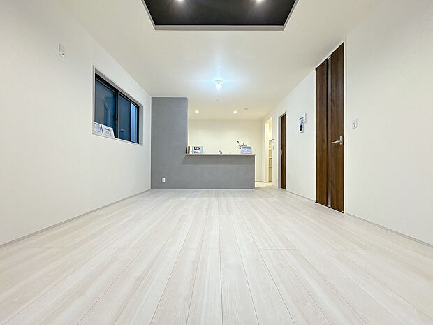 飾り過ぎないシンプルな内装と偏り過ぎないデザインで統一しました。