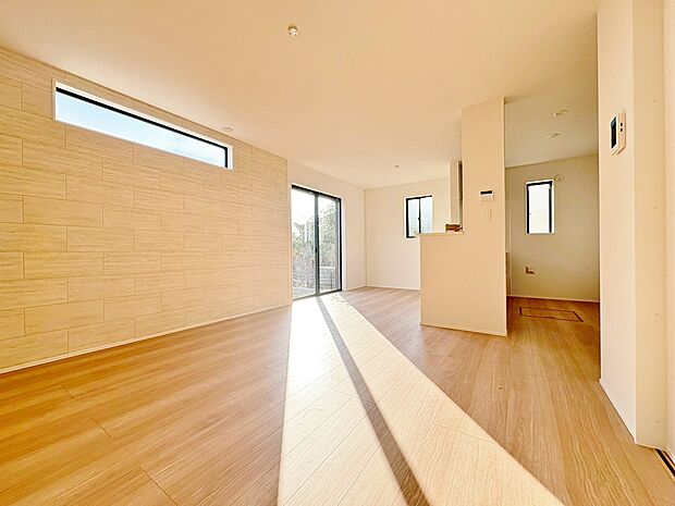 忙しく過ぎゆく日常を置き去るほど、ゆったりした時間が流れるリビング。