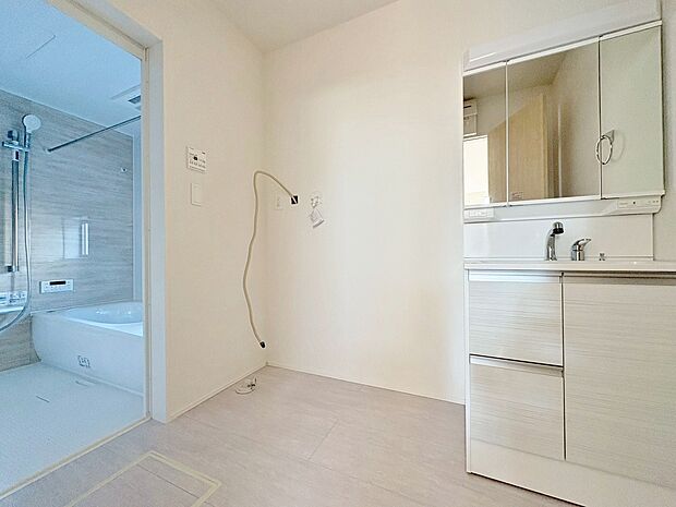 清潔感と心地よさを重視した、上質感漂うパウダールーム。