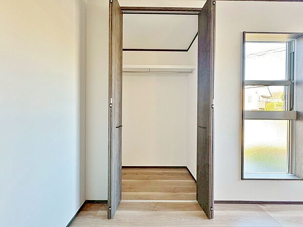 居室にはクローゼットがあり、荷物もスッキリ収納して快適にお過ごしいただけます。