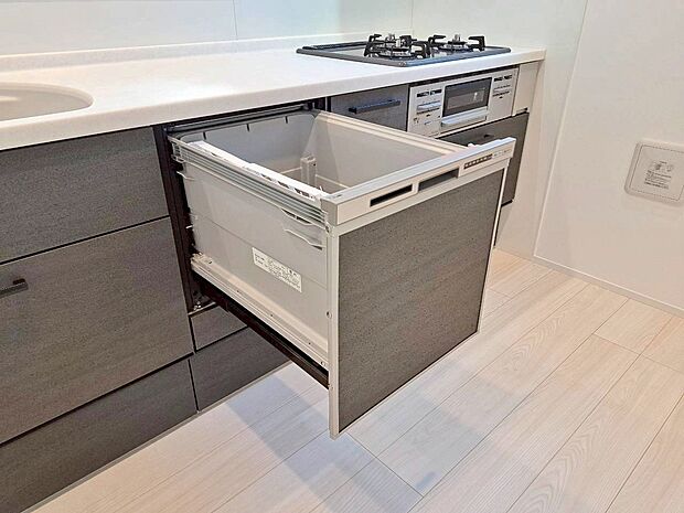 食器洗浄機はお料理をする方の心強い味方です。手洗いの手間暇も軽減できて家事も楽になります。