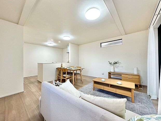 飾り過ぎないシンプルな内装と偏り過ぎないデザインで統一しました。