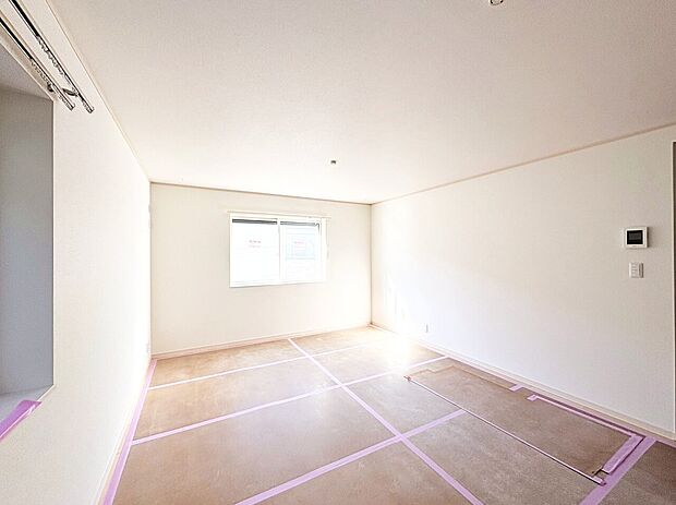 忙しく過ぎゆく日常を置き去るほど、ゆったりした時間が流れるリビング。