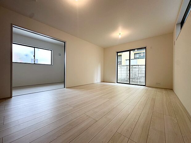 飾り過ぎないシンプルな内装と偏り過ぎないデザインで統一しました。