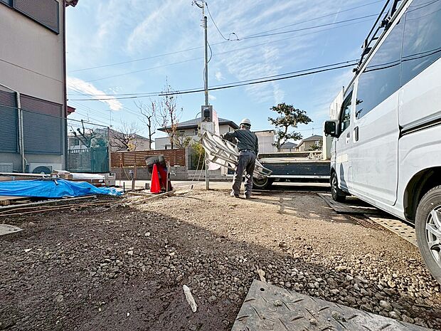 本物件の駐車スペースです。車種制限のある場合もございますので、お気軽にお問い合わせくださいませ。