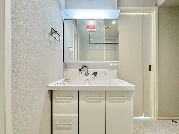 何かと物が増える場所だからこそ、スッキリと見映えの良い空間に。