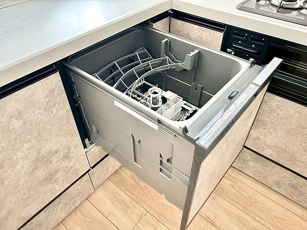 食器洗浄機はお料理をする方の心強い味方です。手洗いの手間暇も軽減できて家事も楽になります。