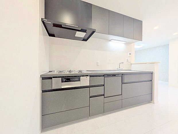 スマートな意匠と充実の機能を備えたキッチンが、暮らしにおいしい彩りを添えます。