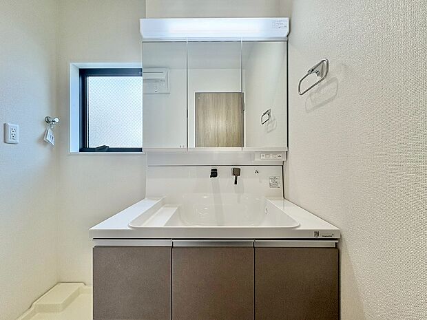 何かと物が増える場所だからこそ、スッキリと見映えの良い空間に。