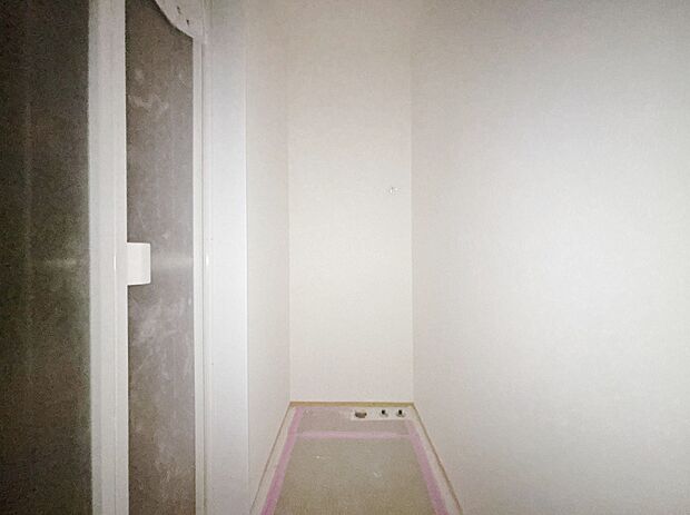 清潔感と心地よさを重視した、上質感漂うパウダールーム。