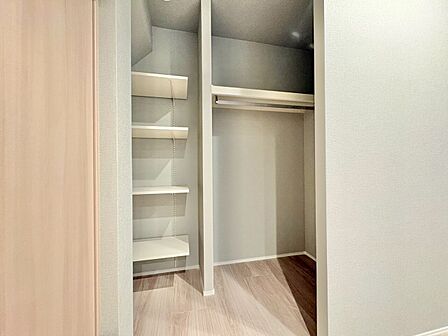 居室にはクローゼットがあり、荷物もスッキリ収納して快適にお過ごしいただけます。
