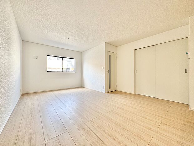 忙しく過ぎゆく日常を置き去るほど、ゆったりした時間が流れるリビング。