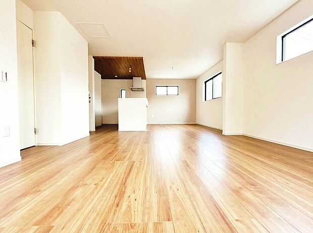 忙しく過ぎゆく日常を置き去るほど、ゆったりした時間が流れるリビング。