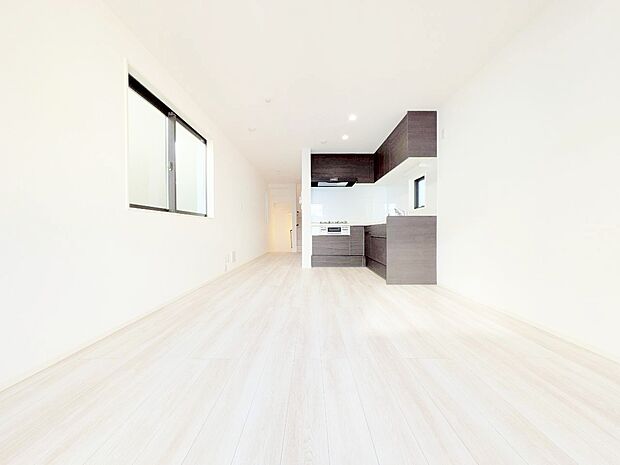 飾り過ぎないシンプルな内装と偏り過ぎないデザインで統一しました。