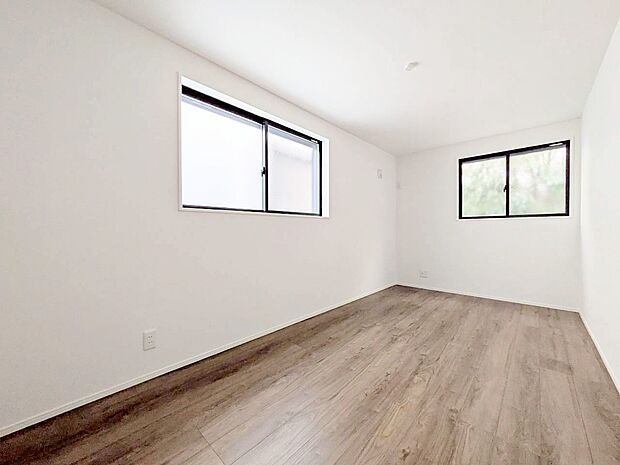 ベッドも十分に設置するスペースがあります。