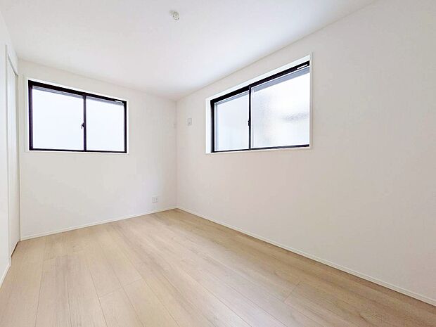 ベッドも十分に設置するスペースがあります。