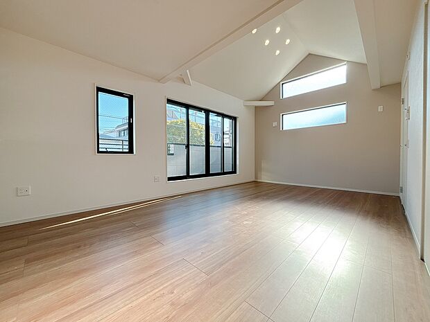 居心地の良い空気感は、暮らしのステージを彩り、心からのやすらぎと満足感を与えてくれます。