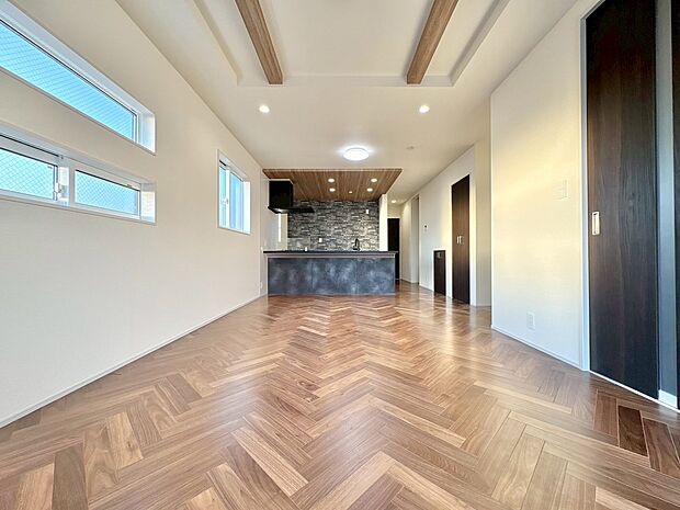 快適に過ごす毎日を求めて、暮らしの中でご自身の「マイホーム」に創り上げてください。